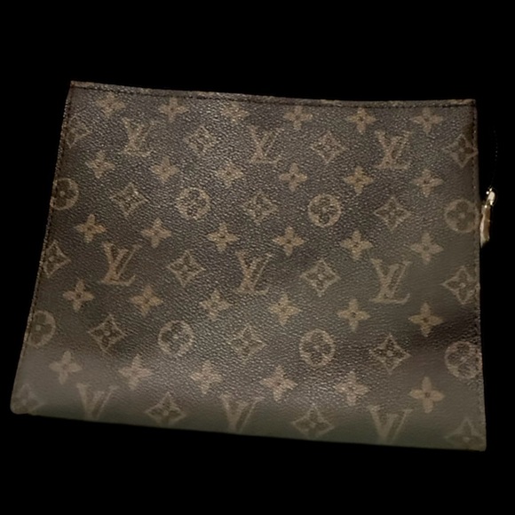 Louis Vuitton Toiletry 26 - Picture 2 of 6